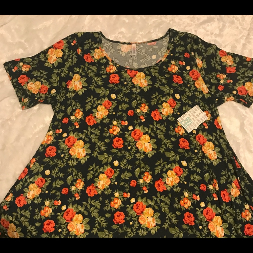 Lularoe floral Perfect T -2x - NWT